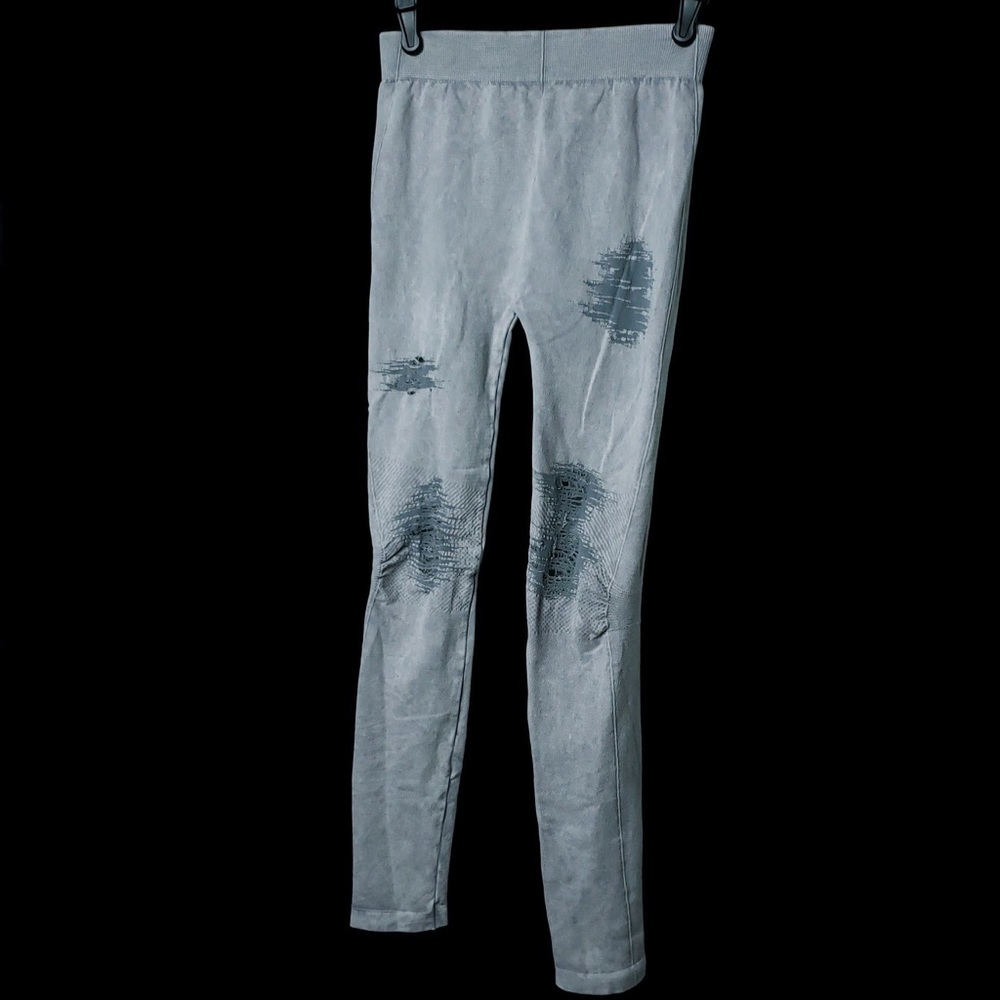 LT Basic Distressed Legging